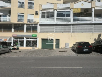 Apartamento T3 para Venda em Alcobaça e Vestiaria