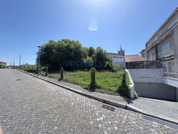 Terreno para Venda em Vila Chã