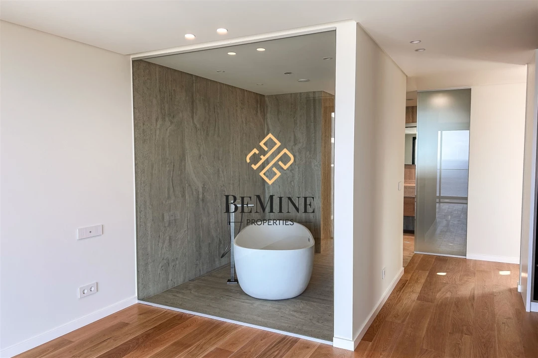 Apartamento T4 para Venda em São Martinho Foto 30
