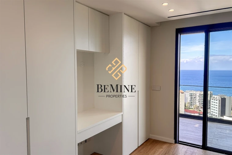 Apartamento T4 para Venda em São Martinho Foto 12