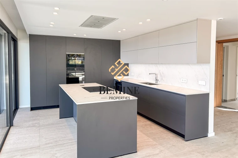 Apartamento T4 para Venda em São Martinho Foto 4