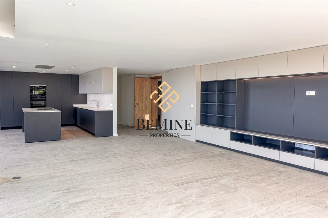 Apartamento T4 para Venda em São Martinho Foto 3