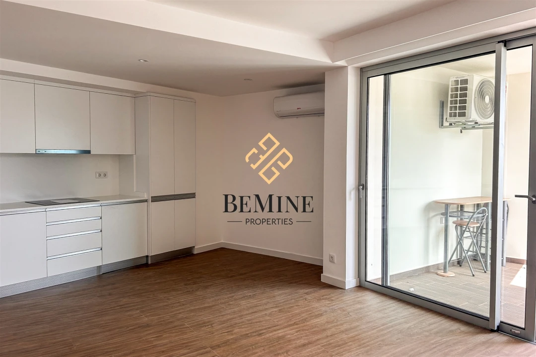 Apartamento T1 para Venda em Camara de Lobos Foto 6