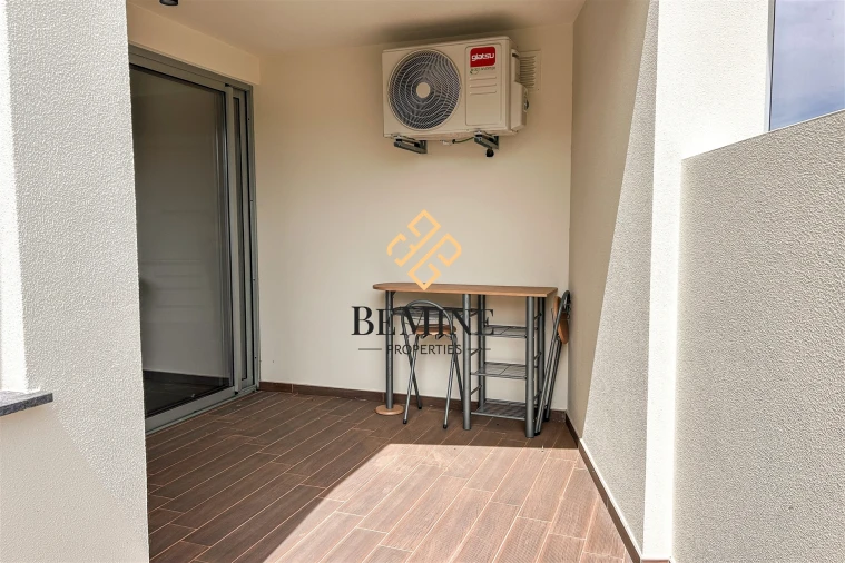 Apartamento T1 para Venda em Camara de Lobos Foto 23