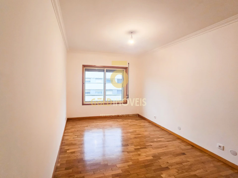 Apartamento T3 para Venda em Cidade da Maia Foto 16