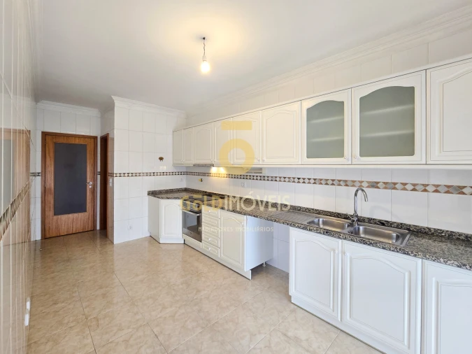Apartamento T3 para Venda em Cidade da Maia Foto 2