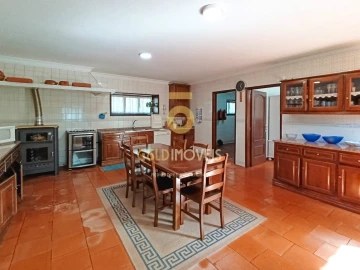 Moradia T4 para Venda em Penafiel