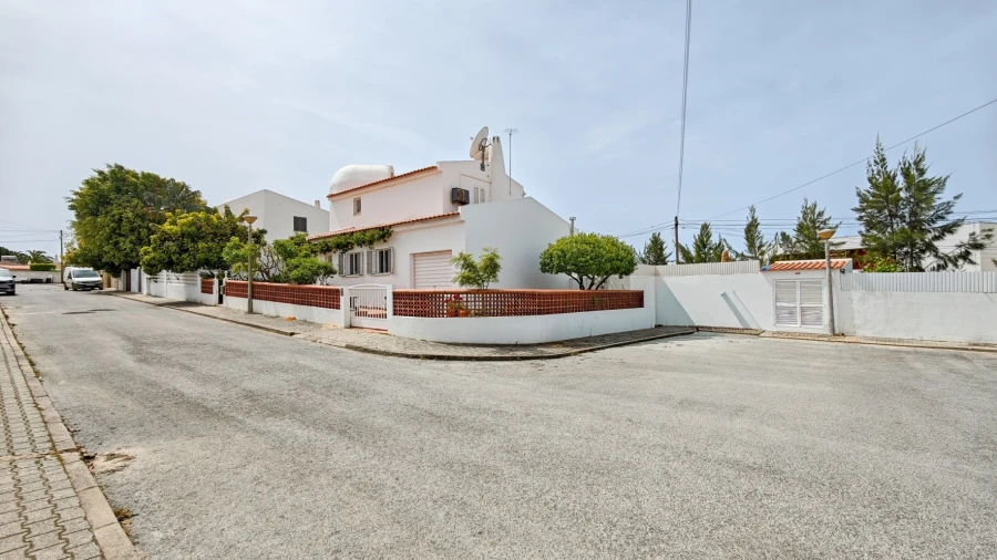 Moradia T4 para Venda em Albufeira e Olhos de Água Foto 61