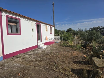 Moradia T2 para Venda em Santa Clara-A-Nova e Gomes Aires