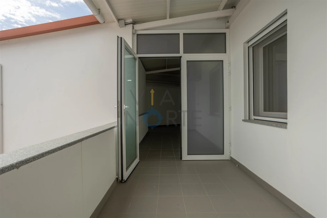 Apartamento T1 para Arrendamento em Alfandega da Fe Foto 14