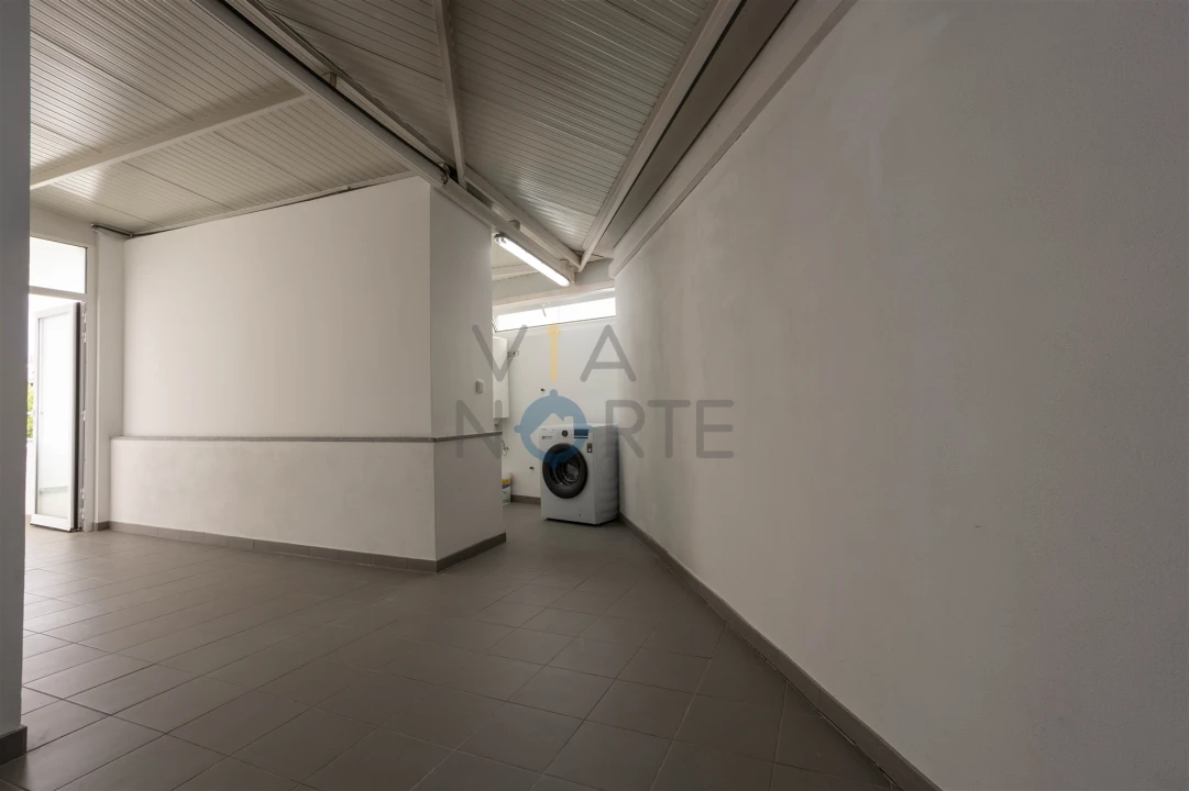 Apartamento T1 para Arrendamento em Alfandega da Fe Foto 16