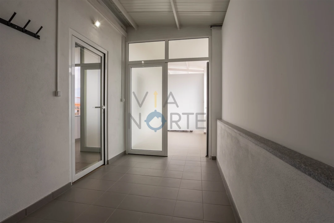Apartamento T1 para Arrendamento em Alfandega da Fe Foto 13