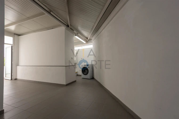 Apartamento T1 para Arrendamento em Alfandega da Fe Foto 16