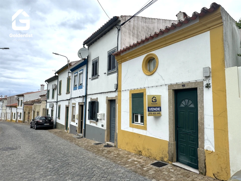 Moradia T2 para Venda em Espírito Santo, Nossa Senhora da Graça e São Simão Foto 1