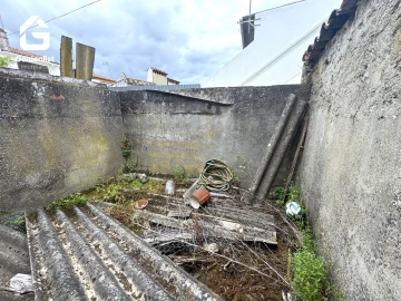 Moradia T2 para Venda em Espírito Santo, Nossa Senhora da Graça e São Simão