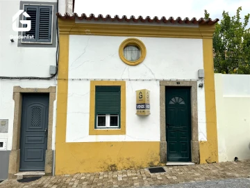 Moradia T2 para Venda em Espírito Santo, Nossa Senhora da Graça e São Simão