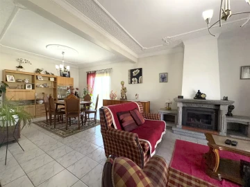 Moradia T3 para Venda em Côja e Barril de Alva