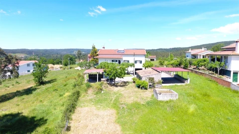 Moradia T3 para Venda em Côja e Barril de Alva