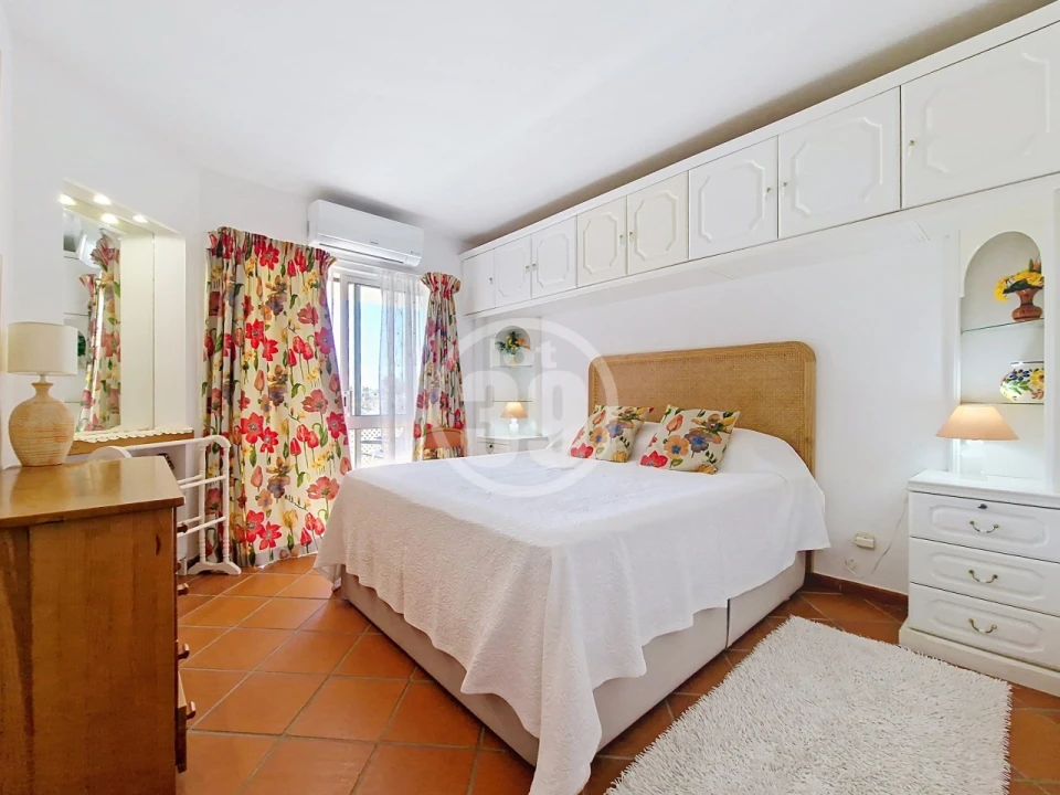 Apartamento T1 para Venda em Albufeira e Olhos de Água Foto 13