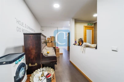 Loja para Arrendamento em Paranhos