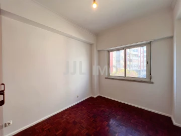 Apartamento T3 para Arrendamento em Oeiras e São Julião da Barra, Paço de Arcos e Caxias