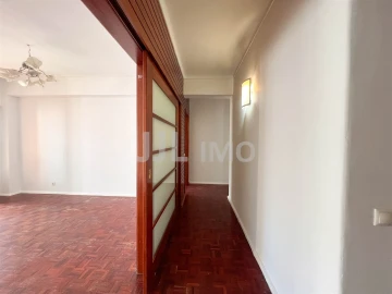 Apartamento T3 para Arrendamento em Oeiras e São Julião da Barra, Paço de Arcos e Caxias
