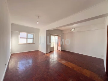 Apartamento T3 para Arrendamento em Oeiras e São Julião da Barra, Paço de Arcos e Caxias