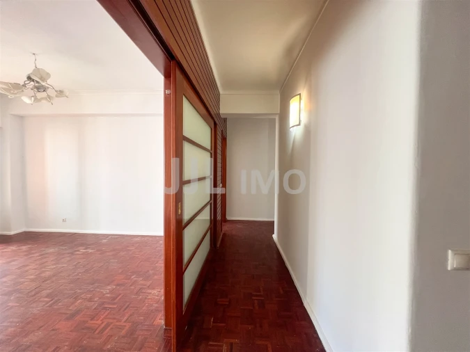 Apartamento T3 para Arrendamento em Oeiras e São Julião da Barra, Paço de Arcos e Caxias Foto 16
