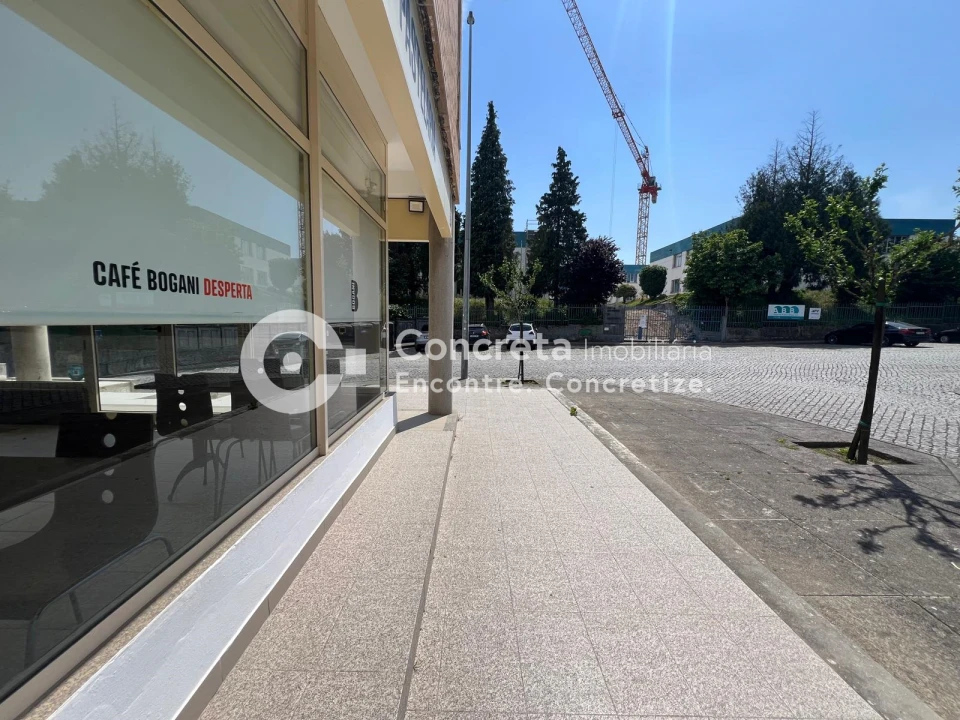 Negócio para Arrendamento em Barcelinhos Foto 3