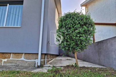 Moradia T3 para Venda em Fajozes