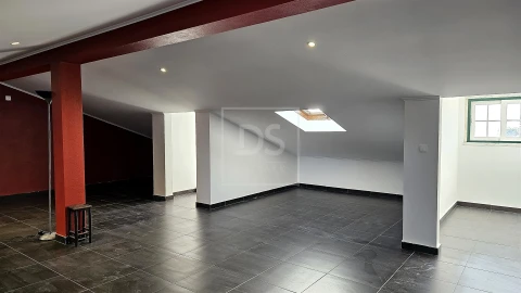 Moradia T5 para Venda em Aveiras de Cima