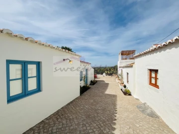 Moradia T3 para Venda em Santa Barbara de Nexe