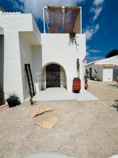 Moradia T3 para Venda em Santa Barbara de Nexe