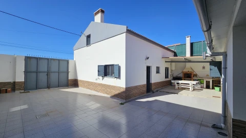 Moradia T2 para Venda em Atouguia da Baleia