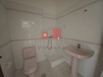 Apartamento T3 para Venda em Carregado e Cadafais
