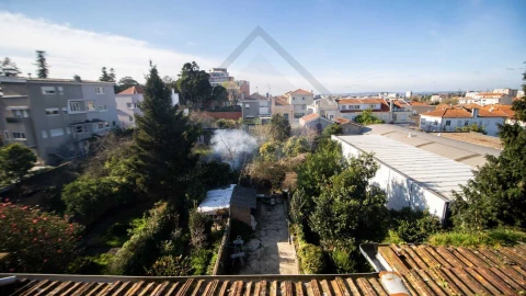 Moradia T8 para Venda em Paranhos