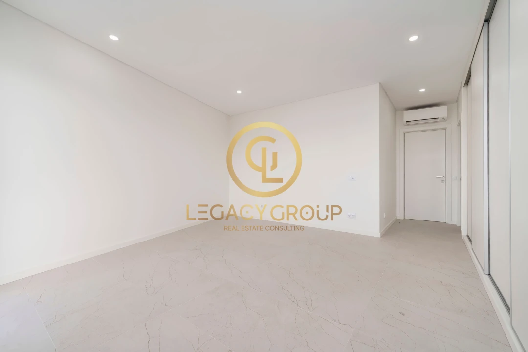Apartamento T3 para Venda em Quarteira Foto 6
