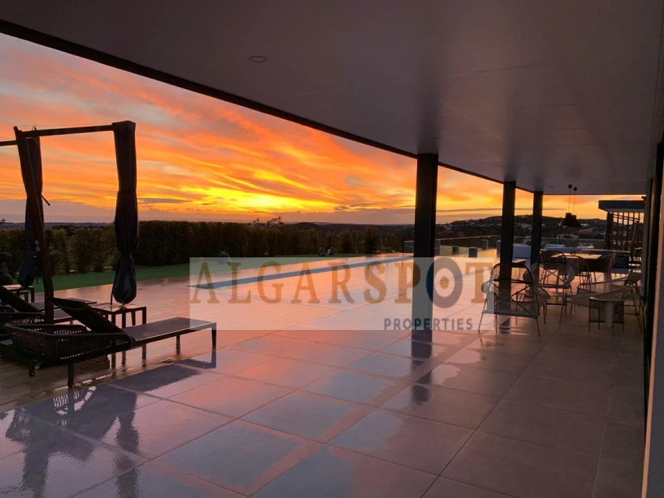 Moradia T4 para Venda em Loule (São Sebastião) Foto 4