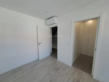 Moradia T4 para Venda em Corroios