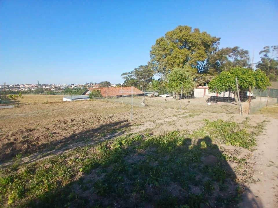 Terreno para Arrendamento em Charneca de Caparica e Sobreda Foto 1