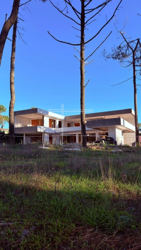 Moradia T6 para Venda em Charneca de Caparica e Sobreda