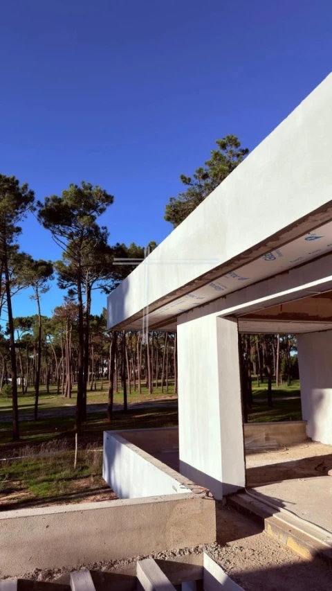 Moradia T6 para Venda em Charneca de Caparica e Sobreda