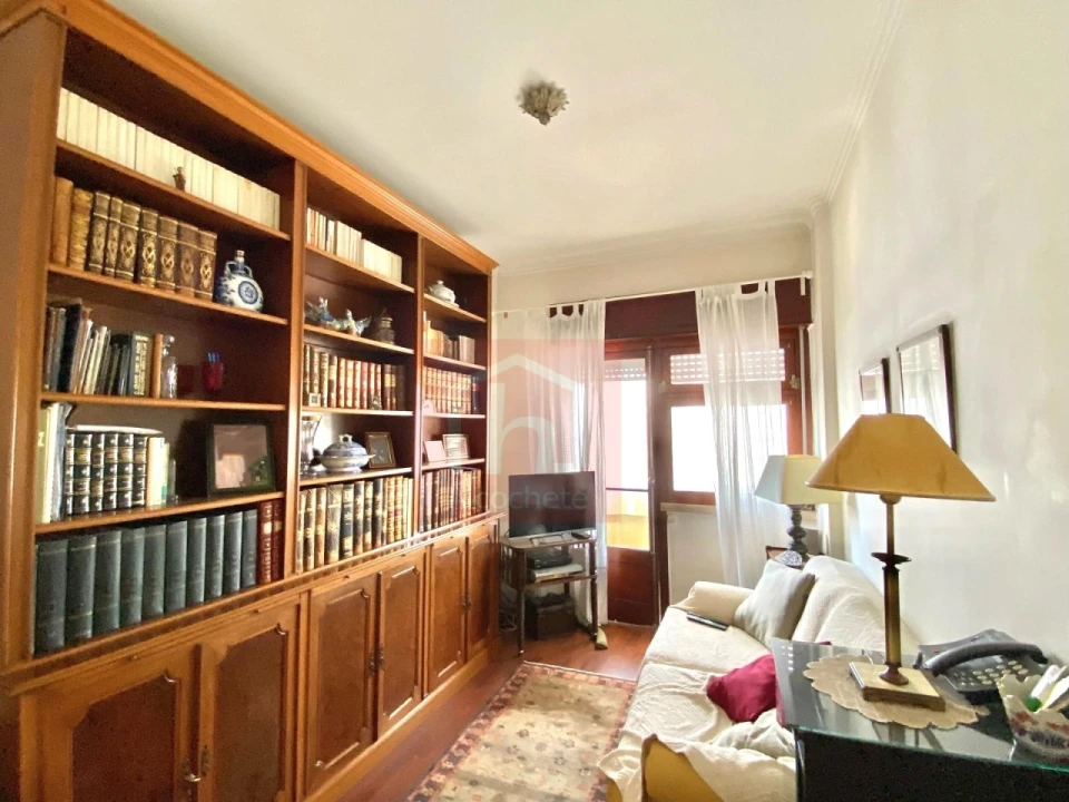 Apartamento T3 para Venda em São Domingos de Benfica Foto 1