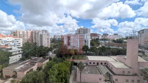 Apartamento T3 para Venda em São Domingos de Benfica