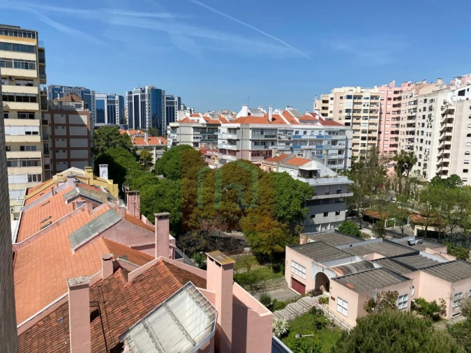 Apartamento T2 para Venda em São Domingos de Benfica Foto 2