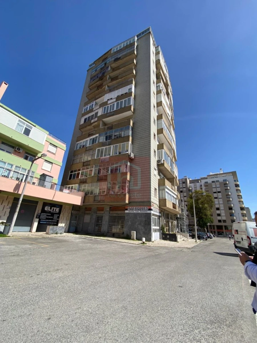 Apartamento T2 para Venda em São Domingos de Benfica Foto 34