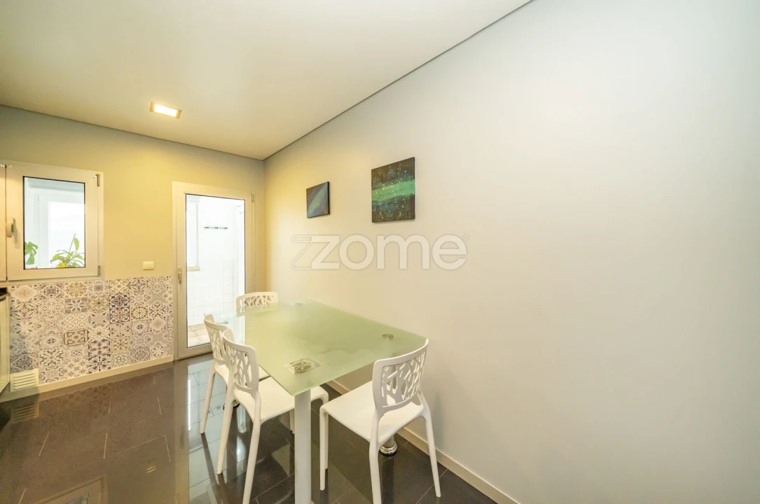 Apartamento T4 para Venda em Povoa de Lanhoso (N. Senhora do Amparo) Foto 16