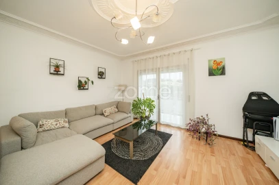 Apartamento T4 para Venda em Povoa de Lanhoso (N. Senhora do Amparo)