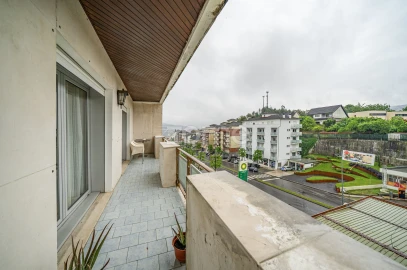 Apartamento T4 para Venda em Povoa de Lanhoso (N. Senhora do Amparo)