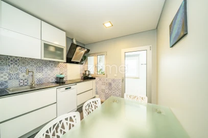 Apartamento T4 para Venda em Povoa de Lanhoso (N. Senhora do Amparo)